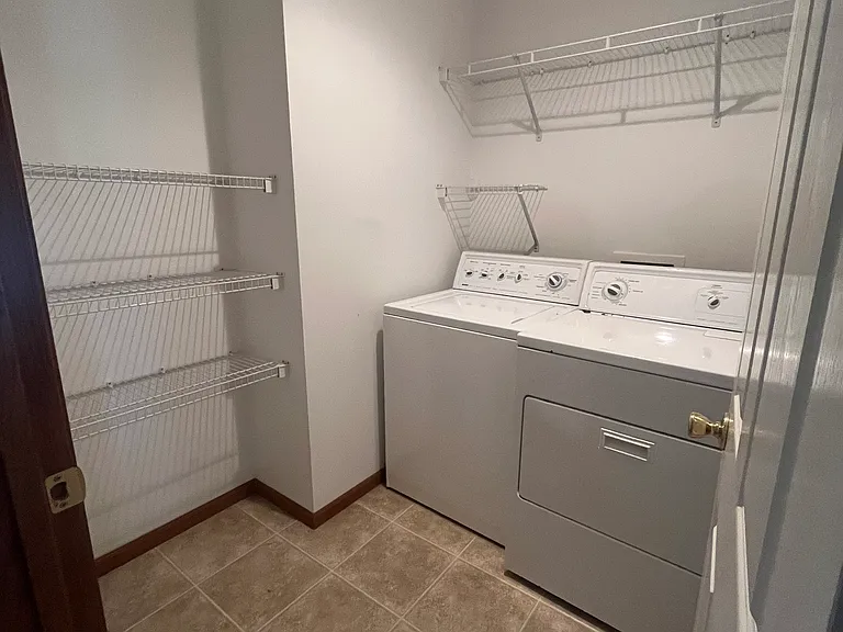 S Warmwater Ave — Photo 17