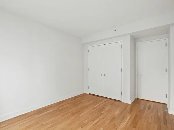 120 Riverside Boulevard image 13 of 24