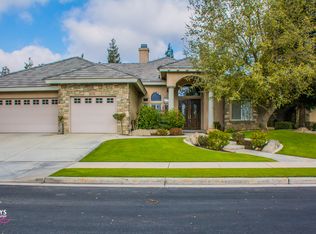 10000 Barnes Dr, Bakersfield, CA