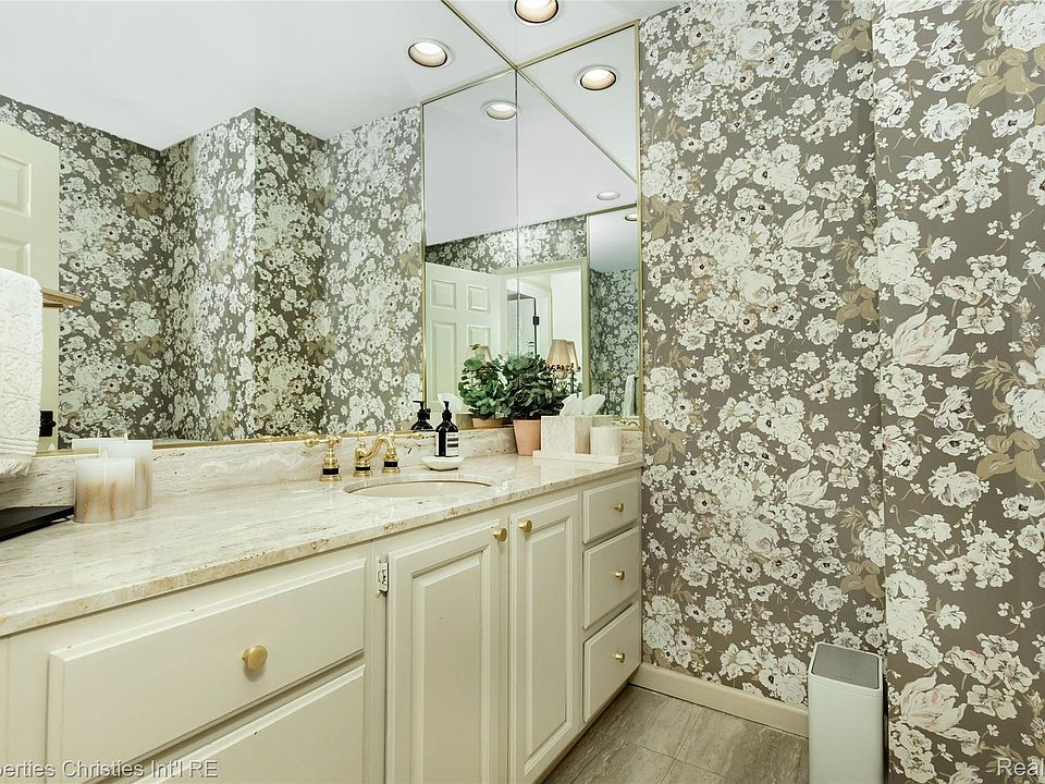 22241 Village Pines Dr, photo 21