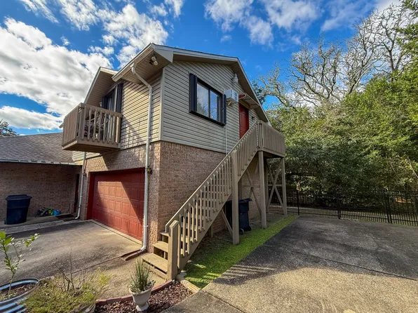 2710 E Gonzalez St, Pensacola, FL 32503