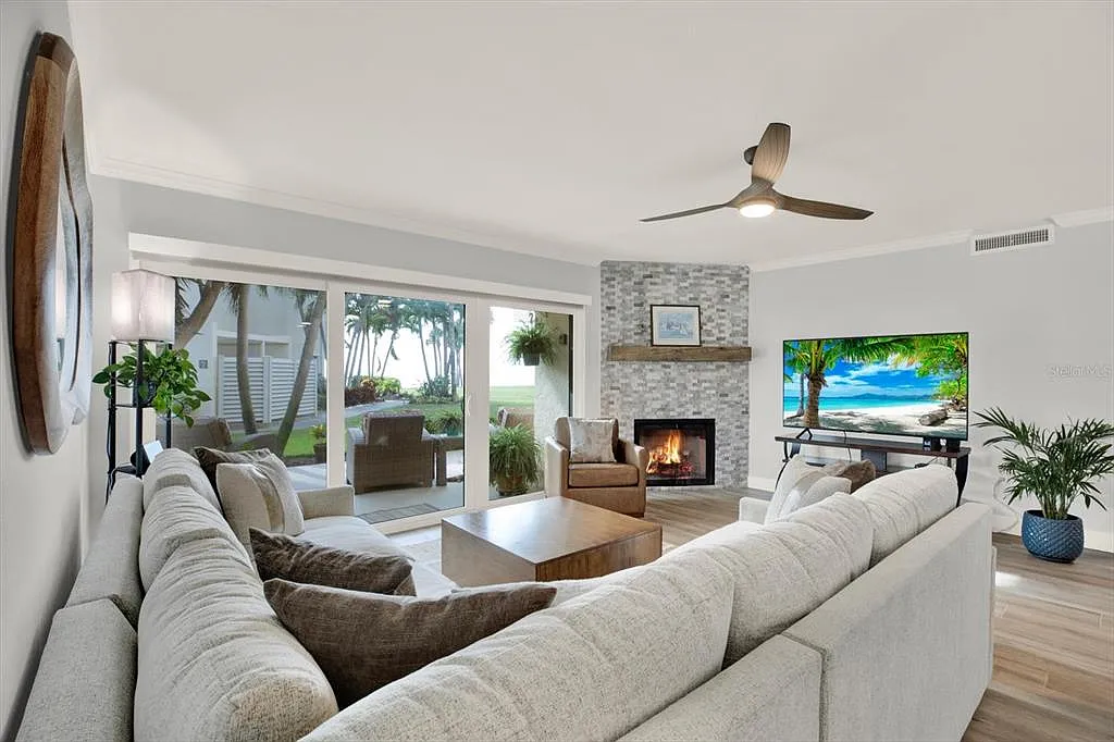 2 bed, 2.0 bath, 1315 sqft, $3,200 — Photo 4