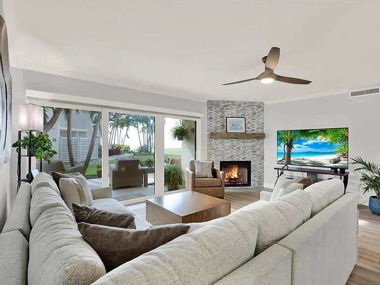 7530 Sunshine Skyway Ln S #P7 — Photo 4
