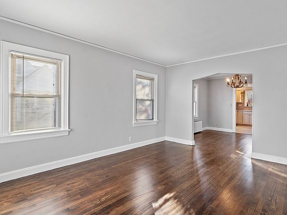 5th image of 180 Hoffman St Floor 1