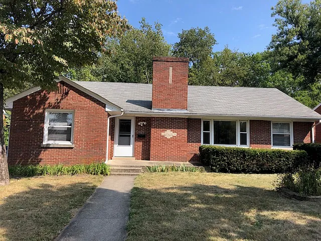 513 Reed Ln — Photo 2