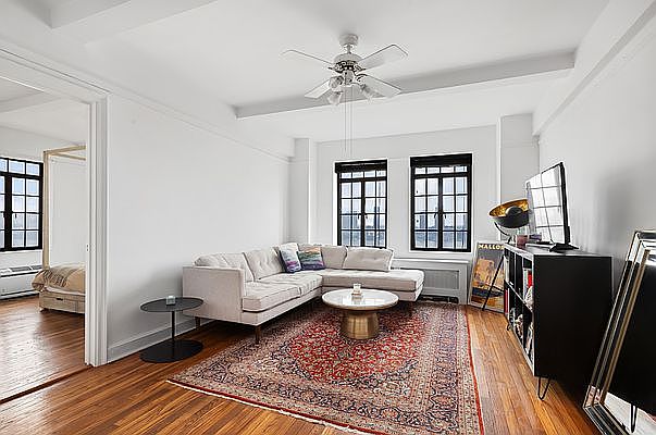 1st image of 5 Tudor City Pl APT 932