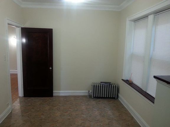 4th image of 9109 S Beverly Ave #2