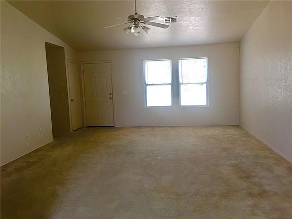 3rd image of 400 Eagle Creek Way