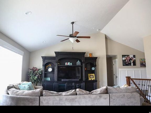 4th image of 1656 N Hampshire Ln