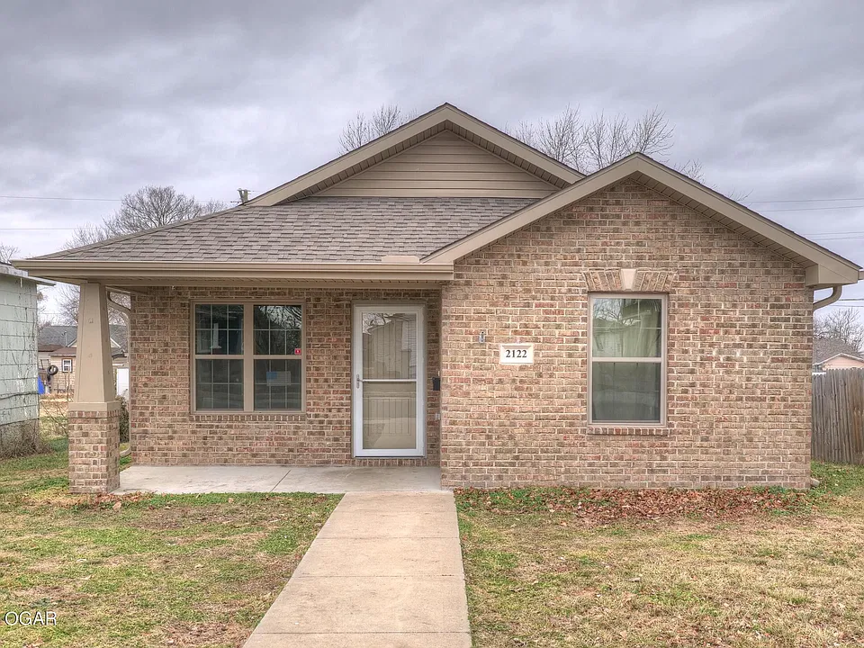 2122 Annie Baxter Ave