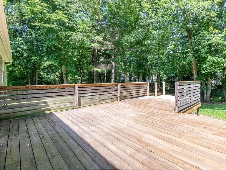 7 Jay Dr — Photo 35