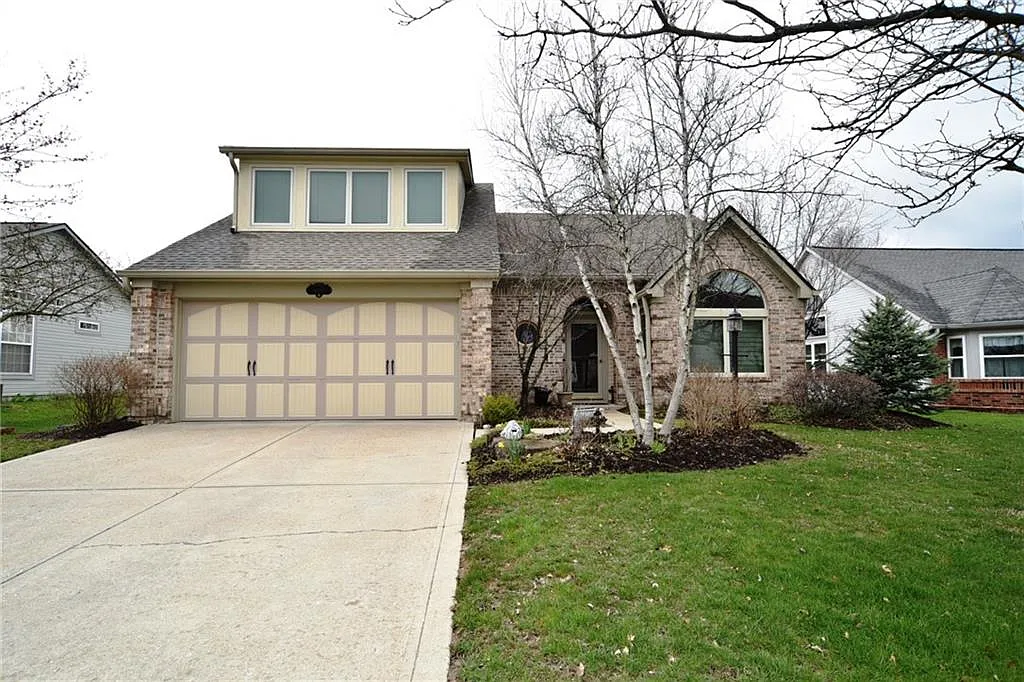 102 Easton Point Way photo 1