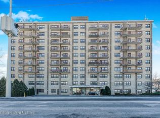 1000 Clove Rd APT 8M, Staten Island, NY 10301