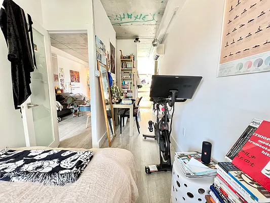 Rented by Pear NYC LLC | media 40