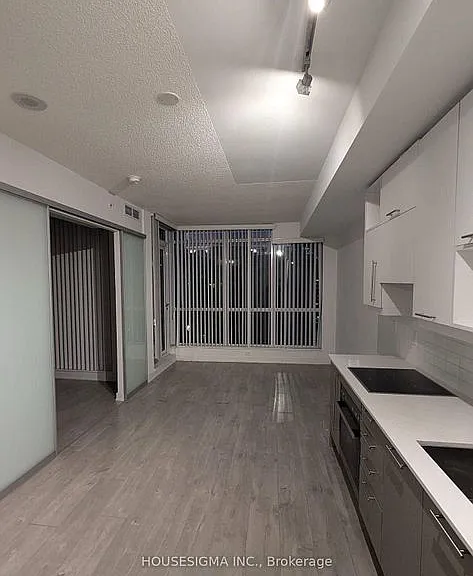 30 Nelson St #1403 — Photo 14