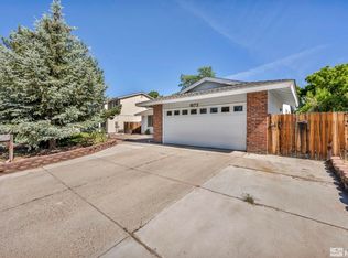 1672 Del Rosa Way, Sparks, NV 89434