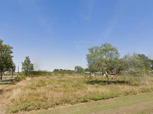 81 Windmill Dr, Hempstead, TX 77445