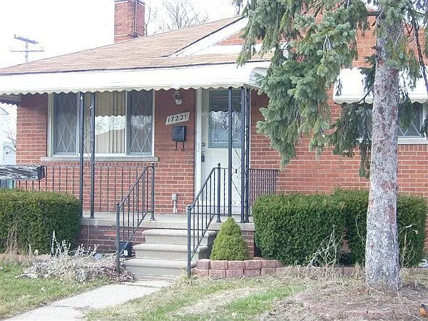 17221 Martin Rd photo 1