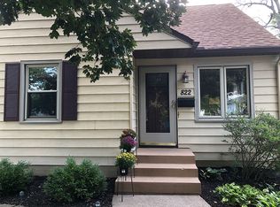 822 53rd St, Moline, IL 61265