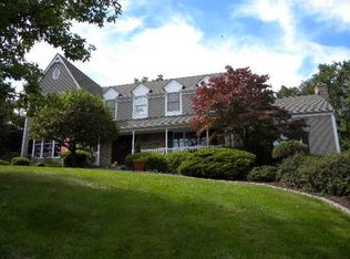 50 Country Acres Dr, Hampton, NJ 08827