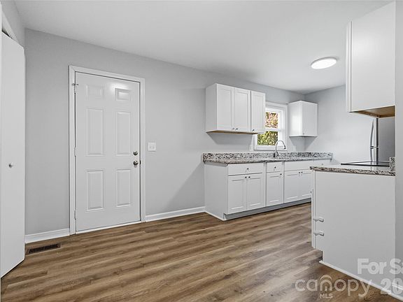 4th image of 1317 Reid St