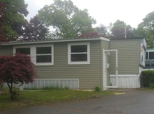 15 Finch Dr, Chicopee, MA 01020