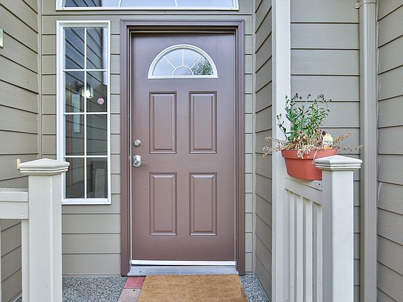 3rd image of 3924 141st Pl SE