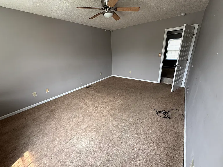 2000 Monument Dr — Photo 24