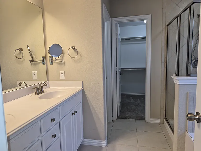 504 Eastland Dr — Photo 17