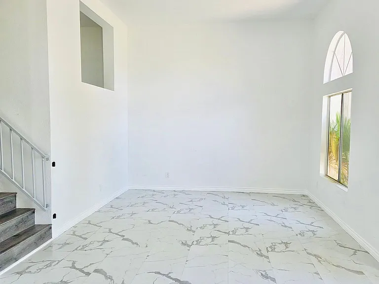 8701 Vista Del Oro Way — Photo 4