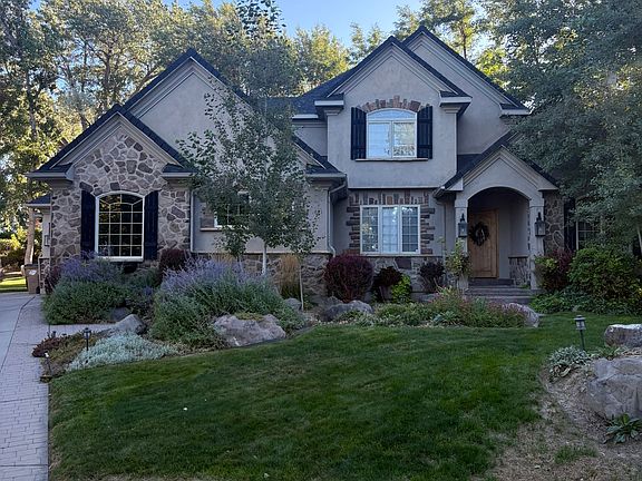 2nd image of 1821 E Sawgrass Cir