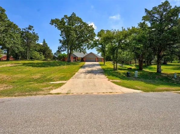 10280 Sand Plum Dr N, Edmond, OK 73025