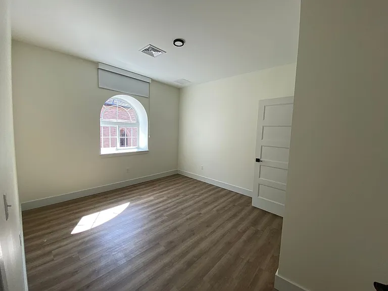 One Park Apartments — Photo 103