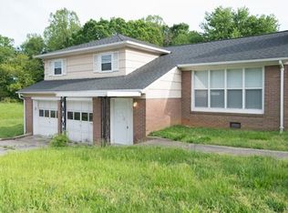 1249 W Garrison Blvd, Gastonia, NC 28052