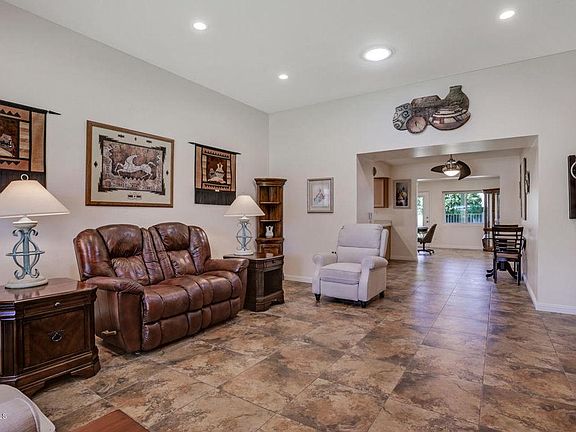 4th image of 10963 W Kelso Dr