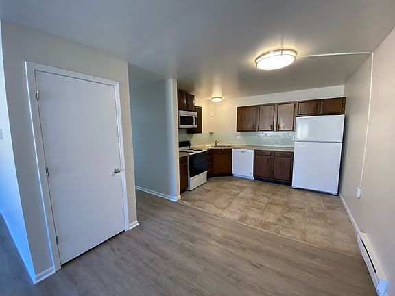 4th image of 123 Harrington Ave APT 1C