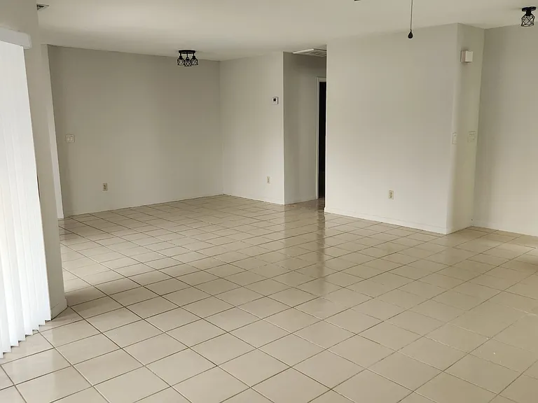 9712 Saratoga Park Ct — Photo 30