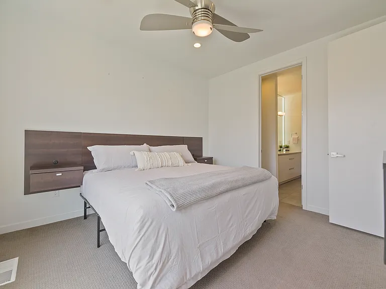 1731 King St #1731 — Photo 15