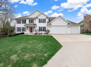 1626 Hickory Hollow Ln, Menasha, WI 54952