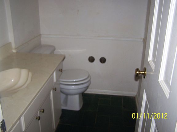 5th image of 4042 S Pin Oak Ave