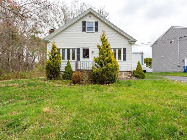 31 Bradford St, New Bedford, MA 02745