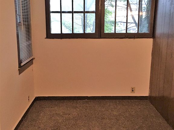 4th image of 319 E Smith Ave