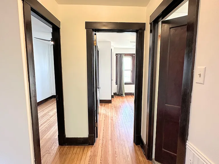 7104 Schoyer Ave — Photo 17
