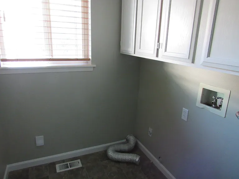 309 W 22nd Ave — Photo 15
