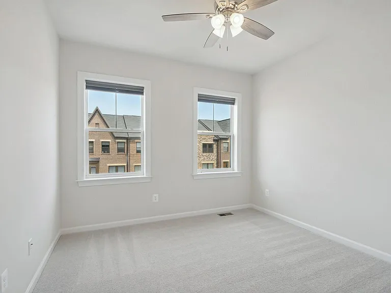 45117 Kincora Dr — Photo 17