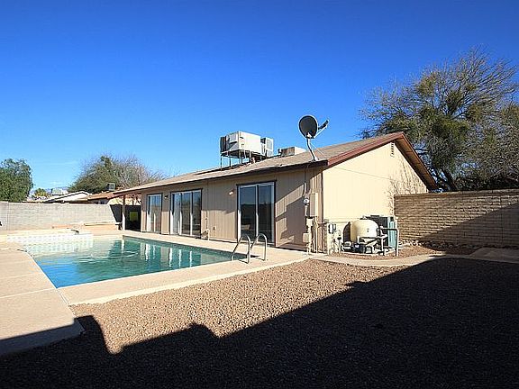2nd image of 7049 N Northlight Dr