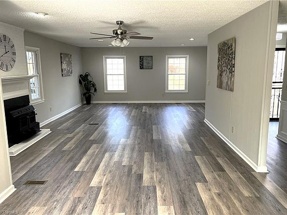 3rd image of 2127 Tarrywood Dr