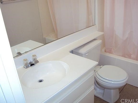 3rd image of 323 Cambridge Dr