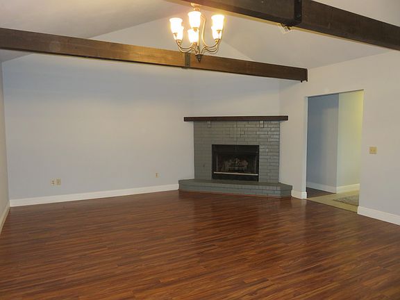 3rd image of 705 Turtle Creek Dr