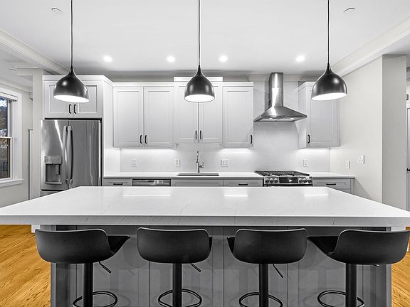 2nd image of 24 Selkirk Rd #24-4